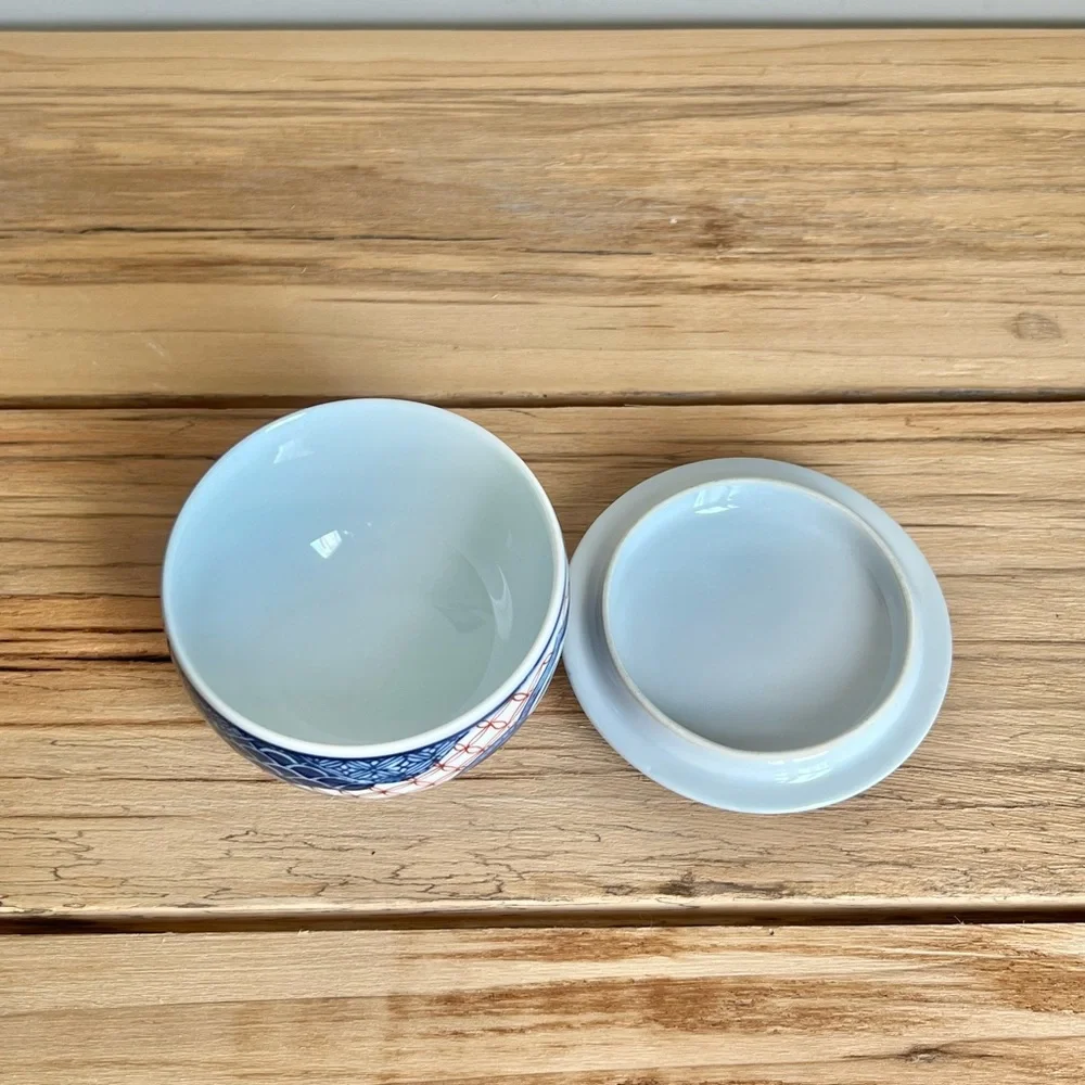 Japanese Arita Hizen Porcelain Covered Rice Bowl